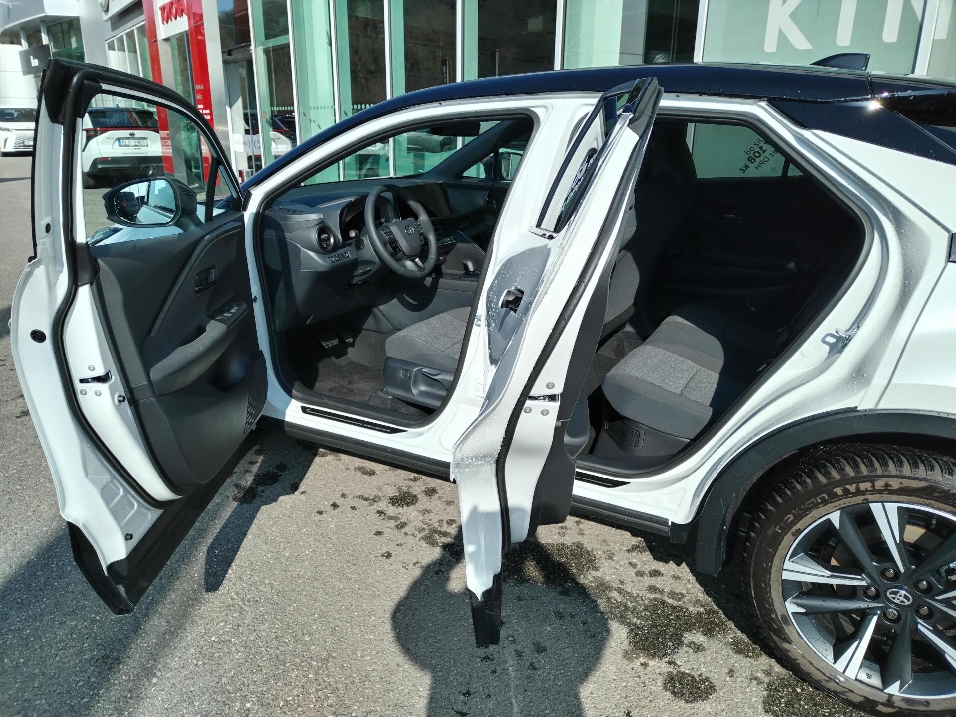 Toyota C-HR CUV / Crossover 0,0 103 kw