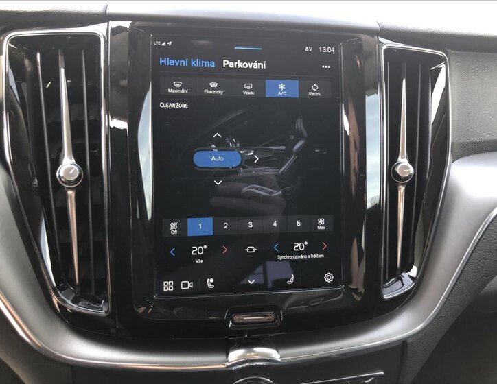 Volvo XC60 SUV / Terénní 2,0 l 145 kw