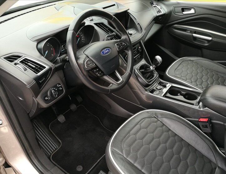 Ford Kuga SUV / Terénní 2,0 l 110 kw