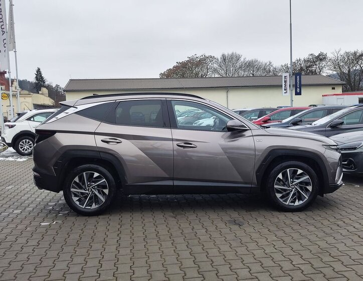 Hyundai Tucson SUV 1,6 l 110 kw