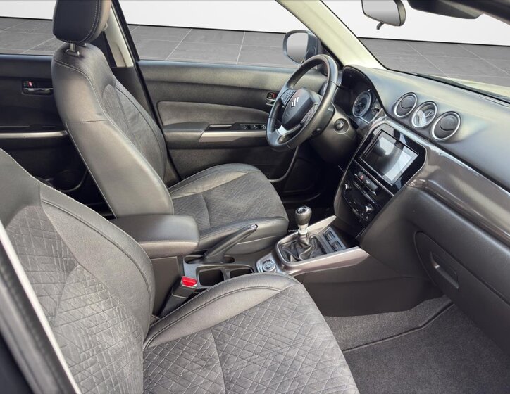 Suzuki Vitara SUV 1,4 l 103 kw