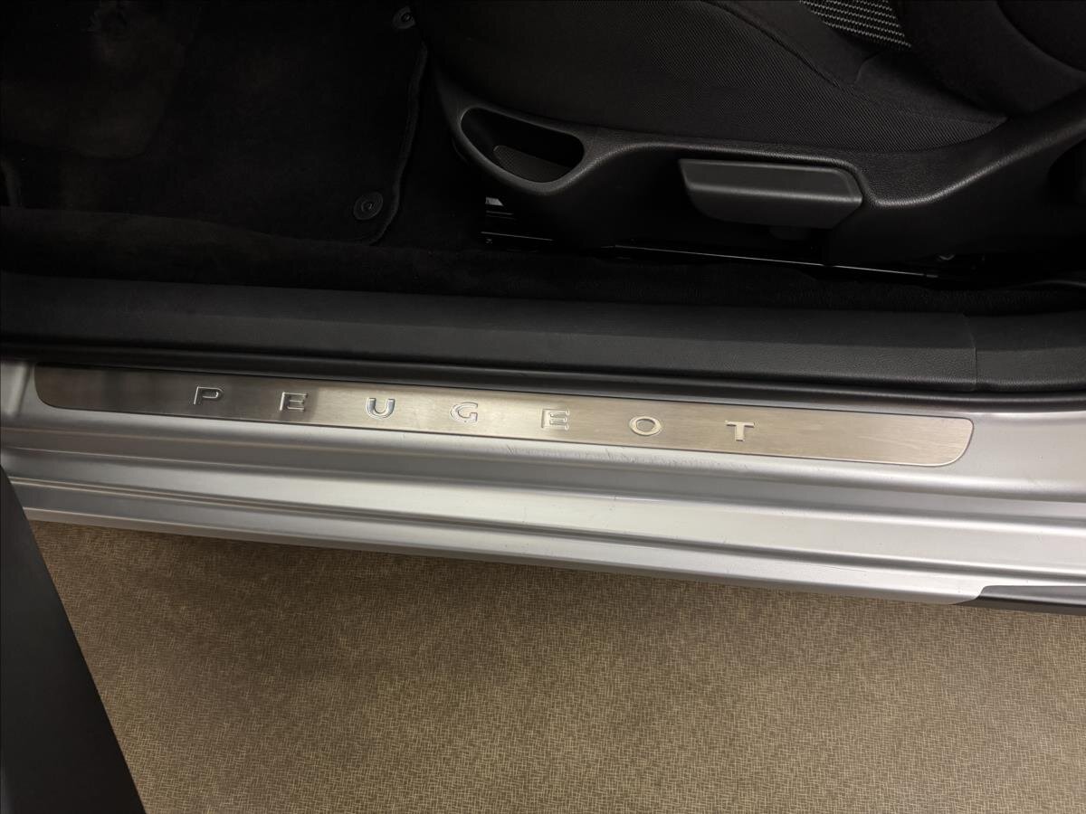 Peugeot 308 Kabriolet 1,6 l 82 kw