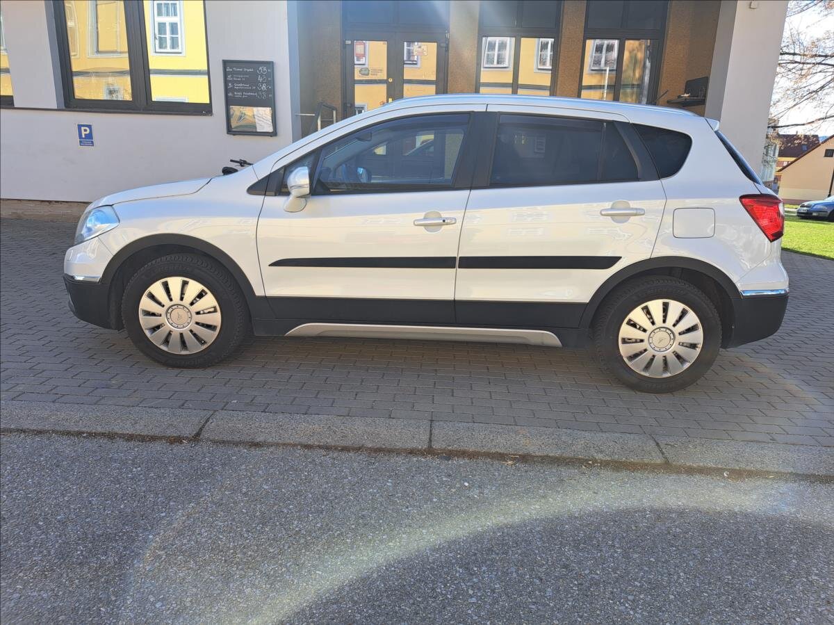 Suzuki SX4 S-Cross Hatchback 1,6 l 88 kw
