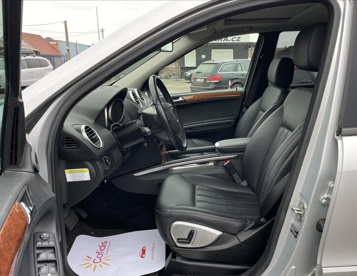 Mercedes-Benz Třídy M SUV / Terénní 3,5 l 200 kw