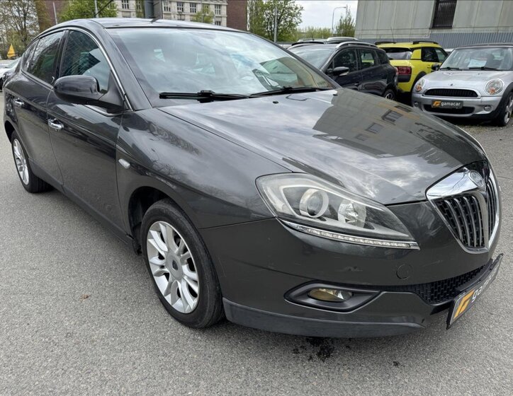 Lancia Delta Hatchback 2,0 l 121 kw