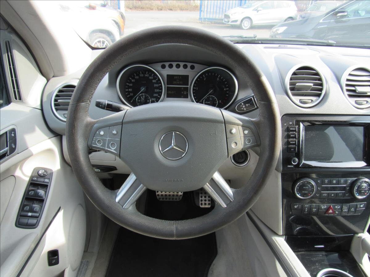 Mercedes-Benz Třídy M SUV / Terénní 3,0 l 165 kw