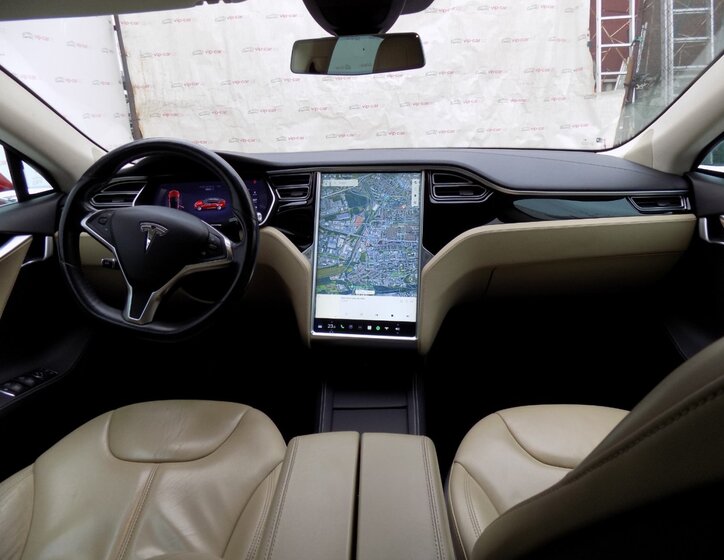 Tesla Model S 20