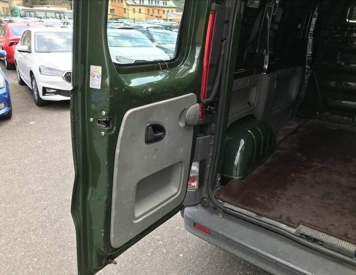 Opel Vivaro Skříň 2,0 l 66 kw