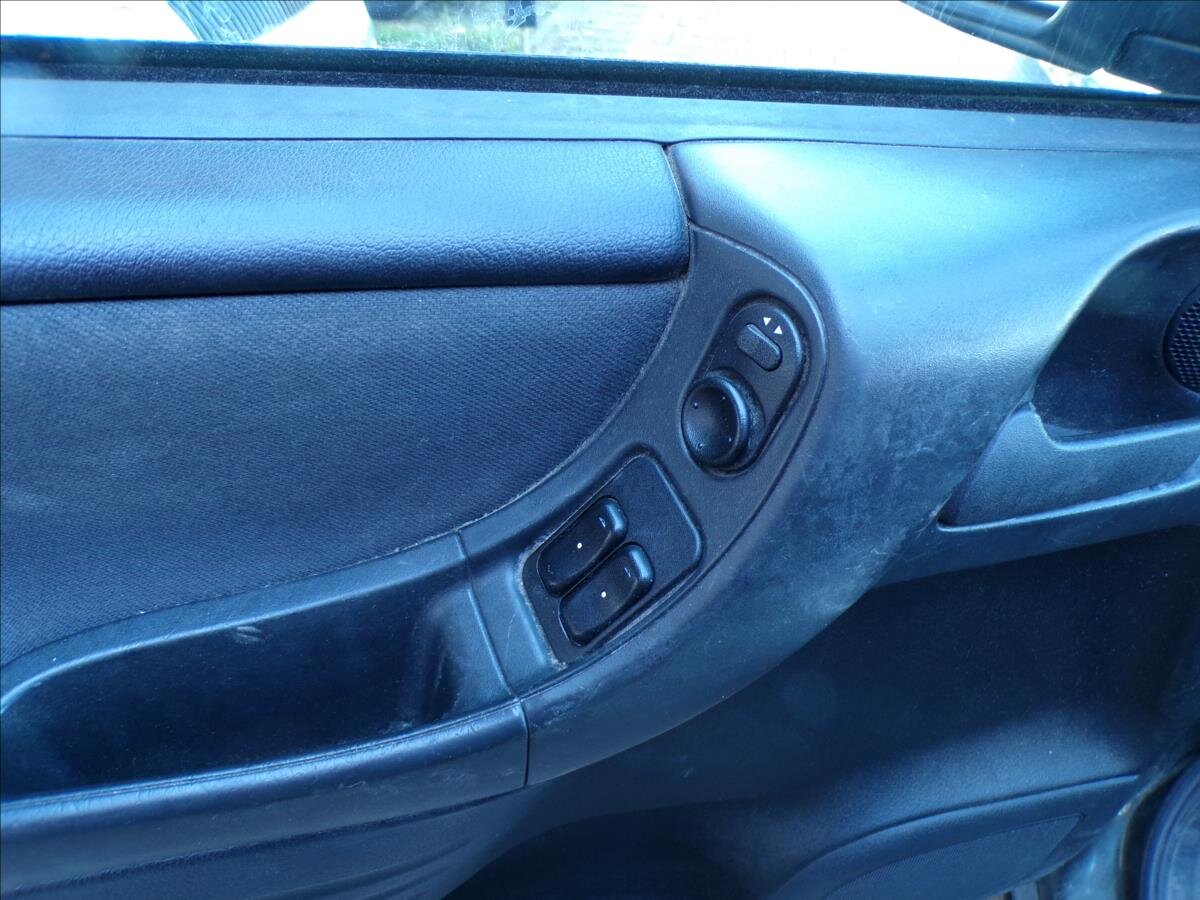 Opel Zafira MPV 1,6 l 74 kw