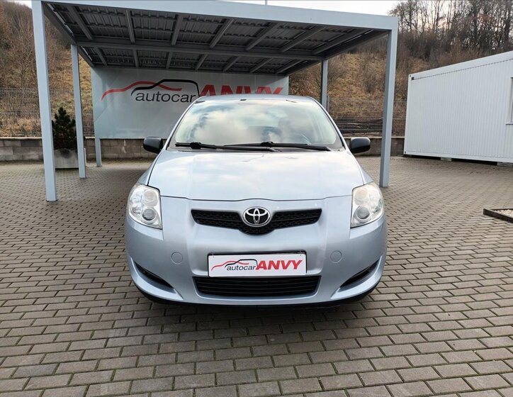 Toyota Auris Hatchback 1,4 l 66 kw
