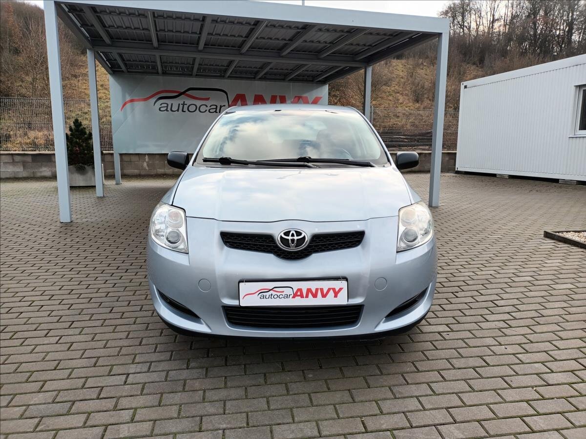 Toyota Auris Hatchback 1,4 l 66 kw
