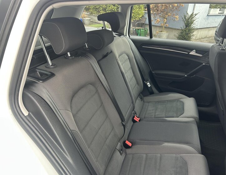 Volkswagen Golf Kombi 2,0 l 110 kw