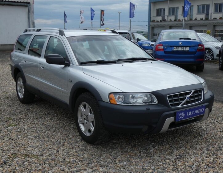 Volvo XC70 Kombi 2,4 l 136 kw