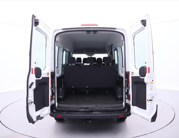 Ford Transit 9