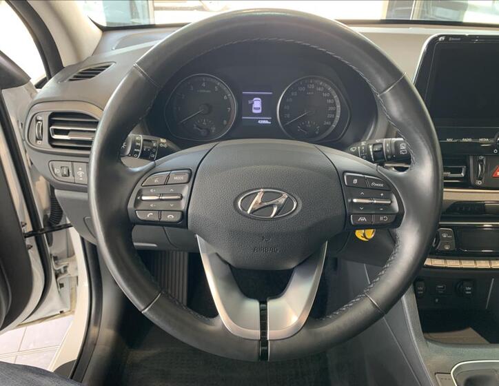 Hyundai i30 31