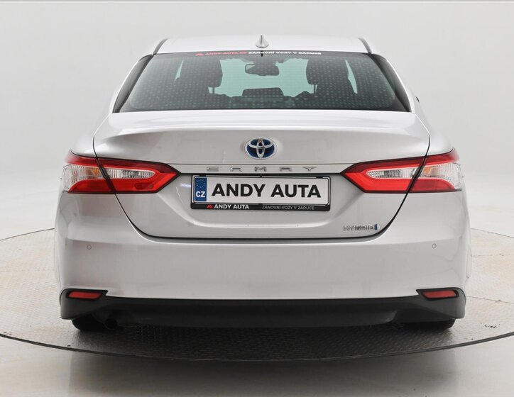 Toyota Camry Sedan / Limuzína 2,5 l 160 kw