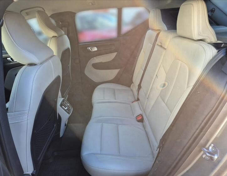 Volvo XC40 10