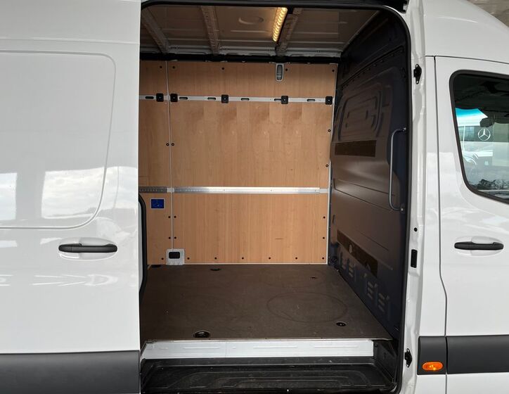 Mercedes-Benz Sprinter 18