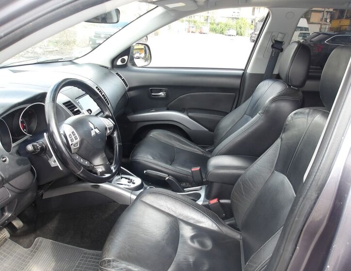 Mitsubishi Outlander SUV / Terénní 2,4 l 125 kw