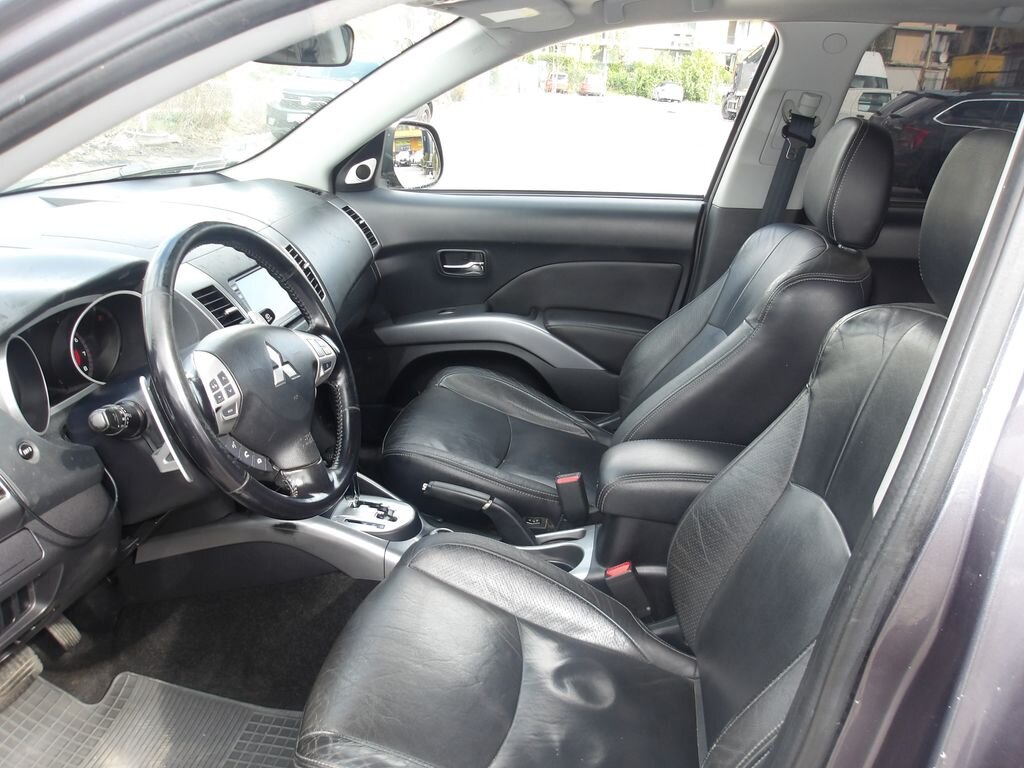 Mitsubishi Outlander SUV / Terénní 2,4 l 125 kw