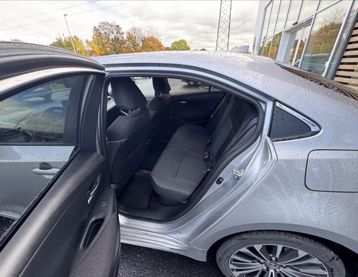 Toyota Corolla Sedan / Limuzína 1,8 l 72 kw