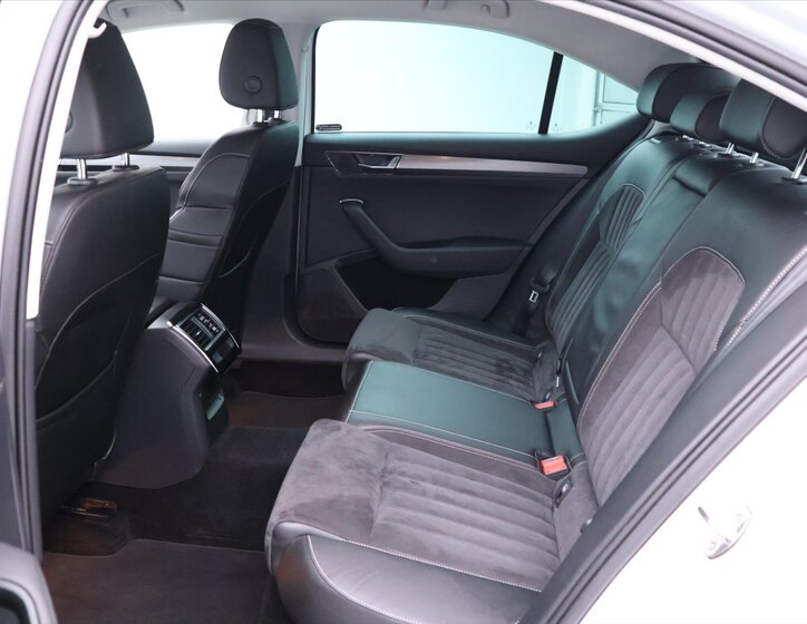 Škoda Superb Liftback 2,0 l 110 kw