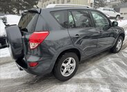 Toyota RAV4 SUV 2,2 l 100 kw