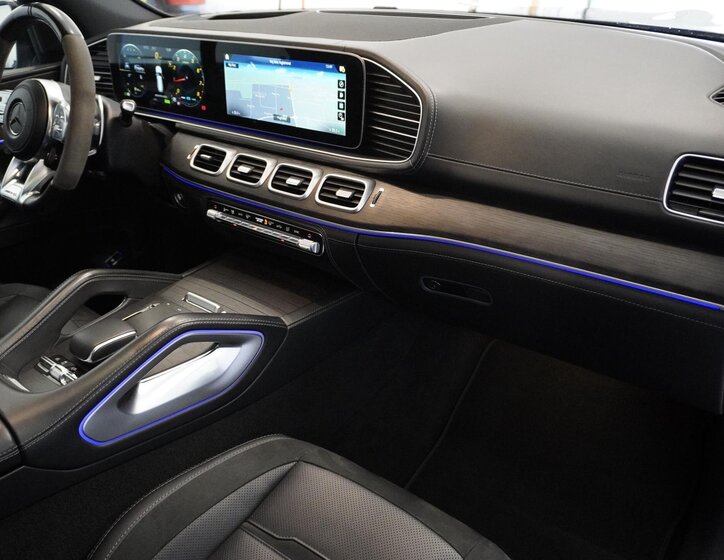 Mercedes-Benz GLS SUV / Terénní 4,0 l 450 kw