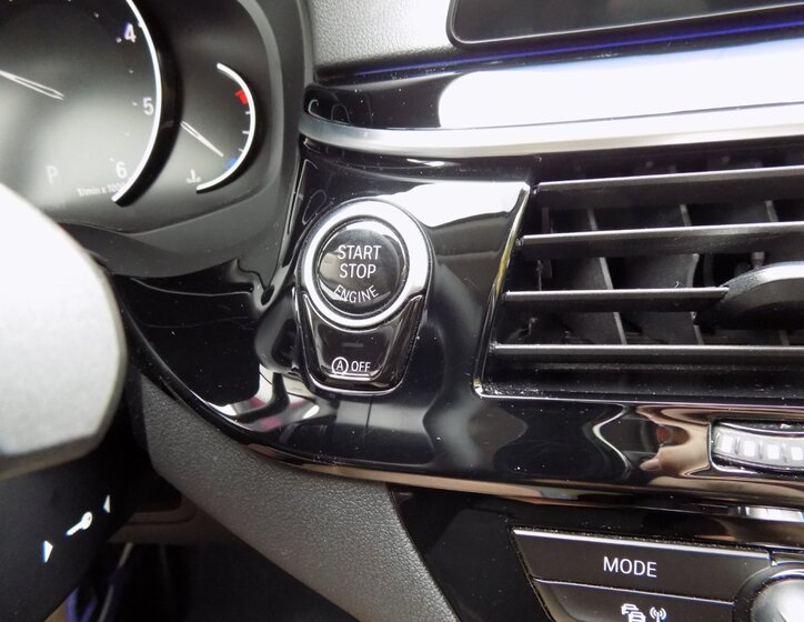 BMW Řada 5 Kombi 3,0 l 195 kw