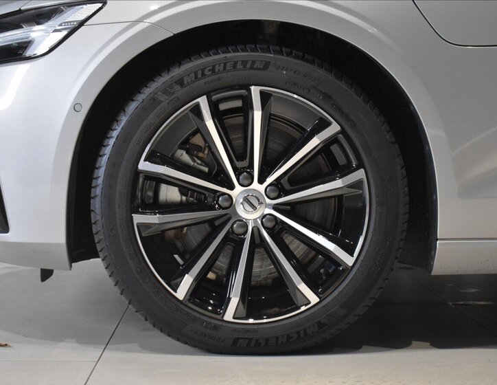 Volvo V60 Kombi 2,0 l 257 kw