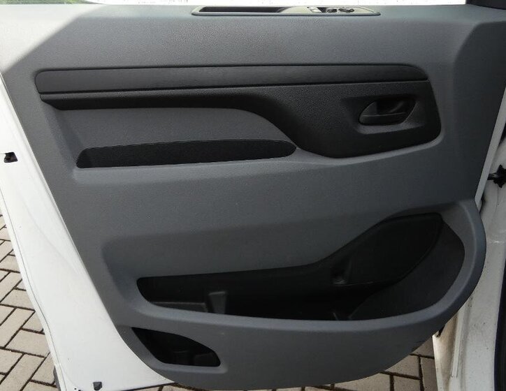 Opel Vivaro Užitková 2,0 l 106 kw