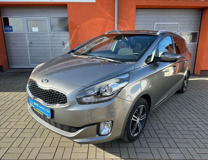 KIA Carens 1
