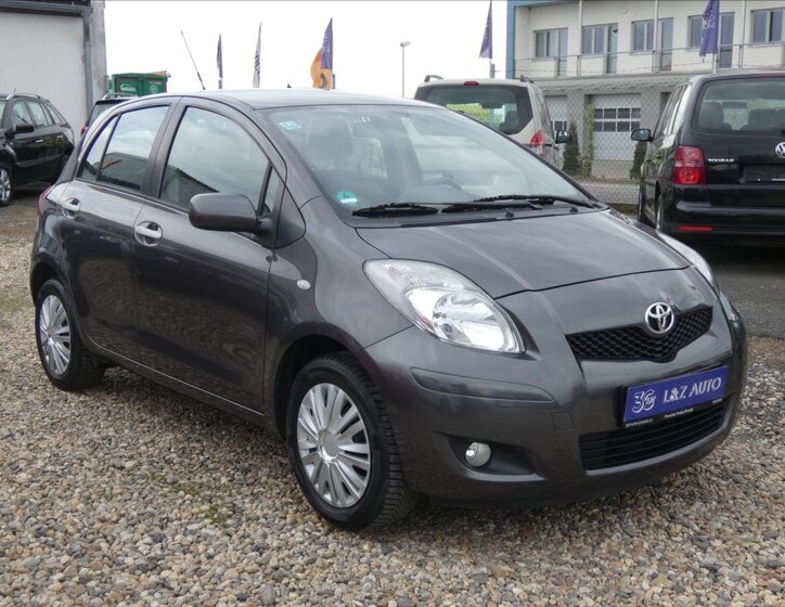 Toyota Yaris Hatchback 998,0 51 kw