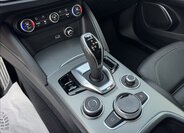 Alfa Romeo Stelvio SUV 2,0 l 206 kw