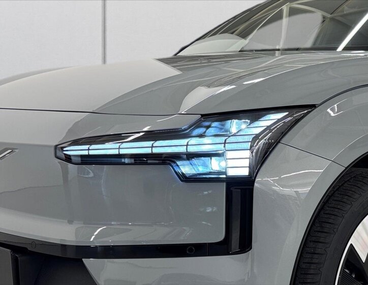 Volvo EX30 SUV 0,0 200 kw