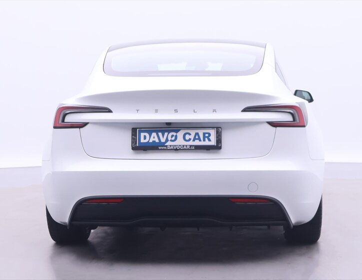 Tesla Model 3 Sedan / Limuzína 0,0 208 kw