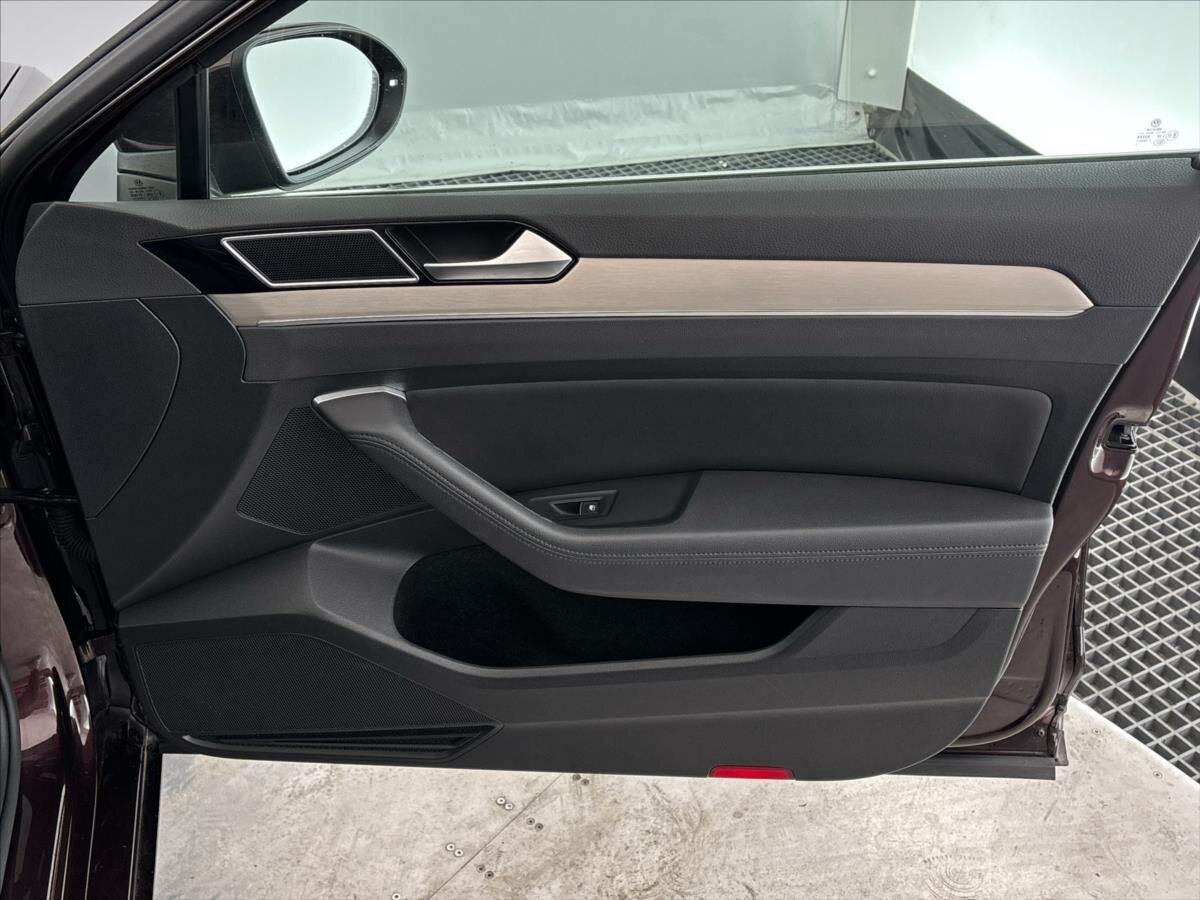 Volkswagen Passat Sedan / Limuzína 2,0 l 140 kw