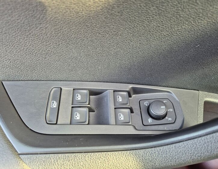 Škoda Karoq SUV 1,5 l 110 kw