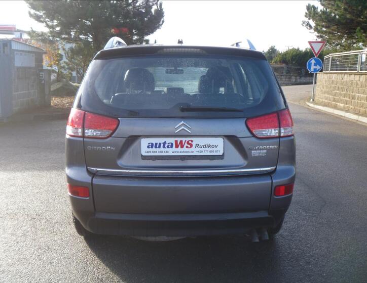Citroën C-Crosser 5