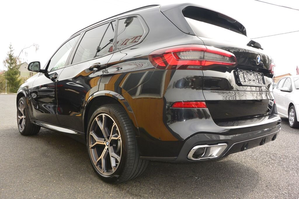 BMW X5 SUV / Terénní 3,0 l 250 kw
