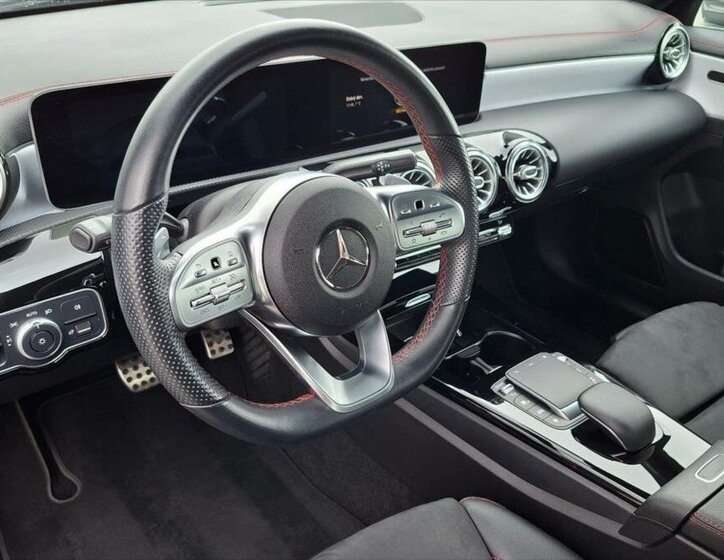 Mercedes-Benz CLA Kupé 1,3 l 120 kw