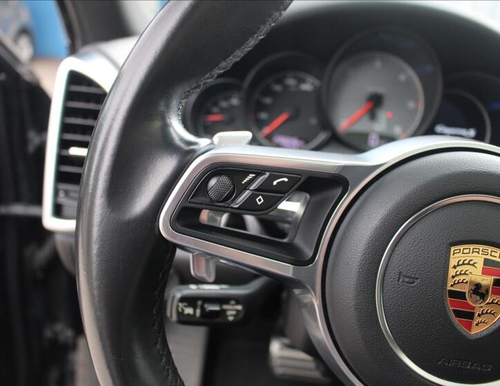 Porsche Cayenne SUV 4,1 l 283 kw