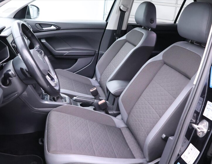 Volkswagen T-Cross 10