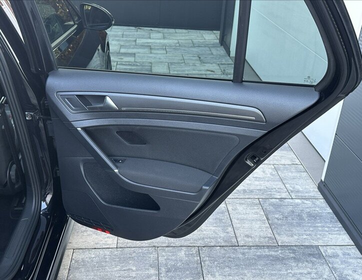 Volkswagen Golf Hatchback 2,0 l 180 kw