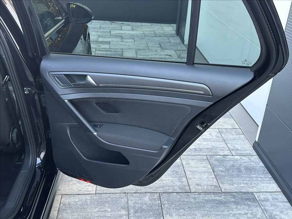 Volkswagen Golf Hatchback 2,0 l 180 kw