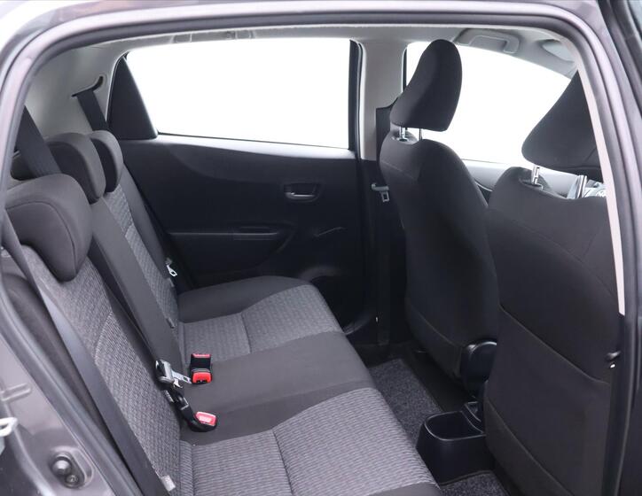 Toyota Yaris 13