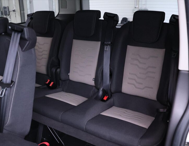 Ford Tourneo Custom Kombi 2,0 l 125 kw