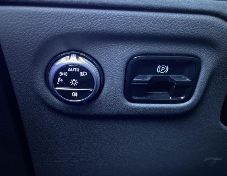 Mercedes-Benz EQE 17