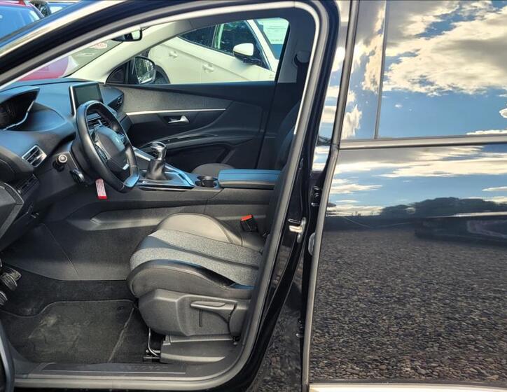 Peugeot 5008 9