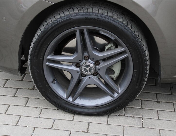 Mercedes-Benz Třídy V MPV 2,1 l 140 kw